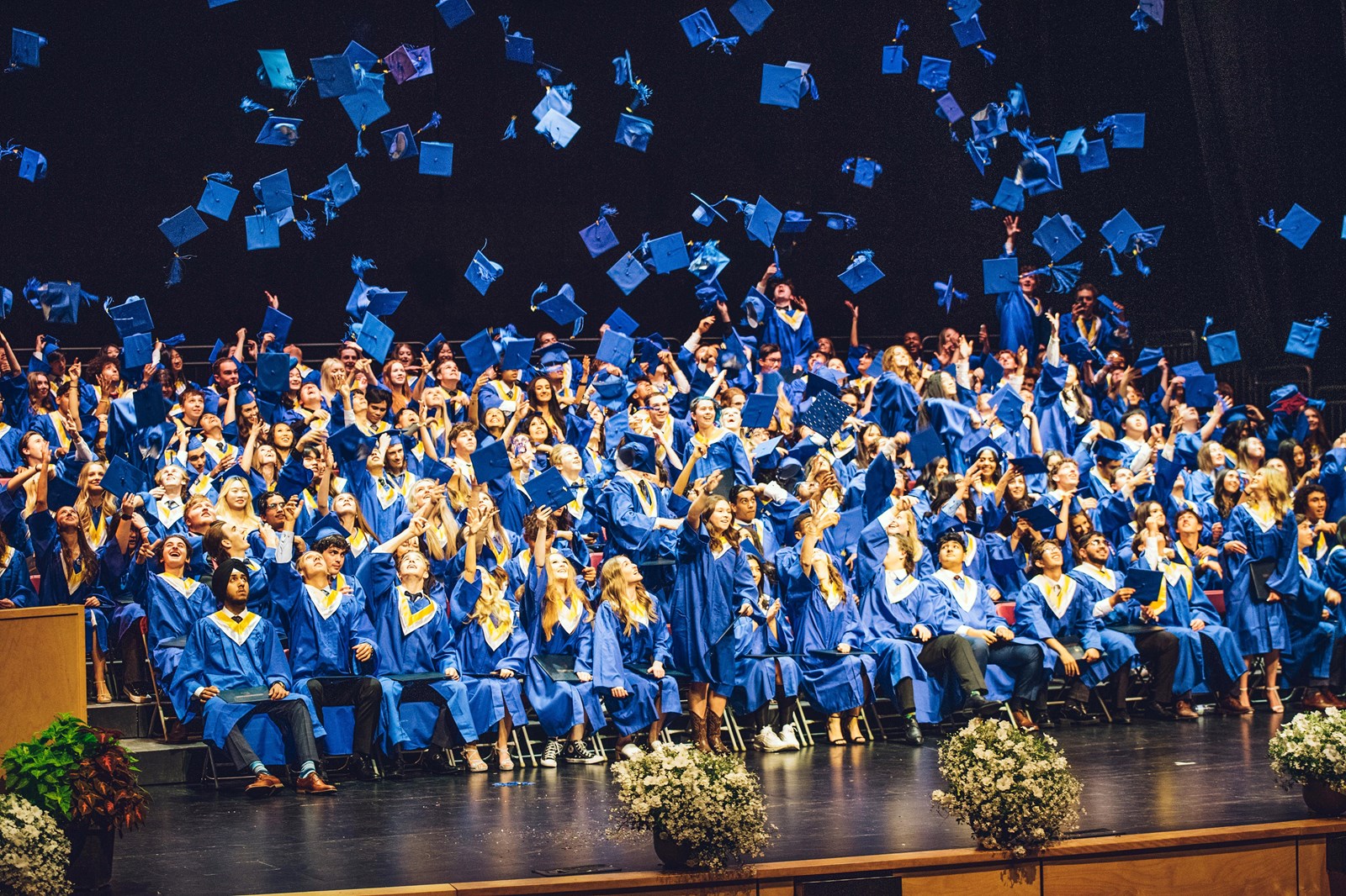 Grandview-Grads.jpg