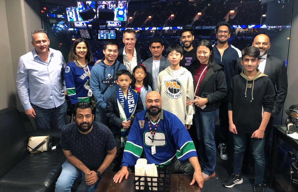 Suite%20Canucks%20crop.jpg