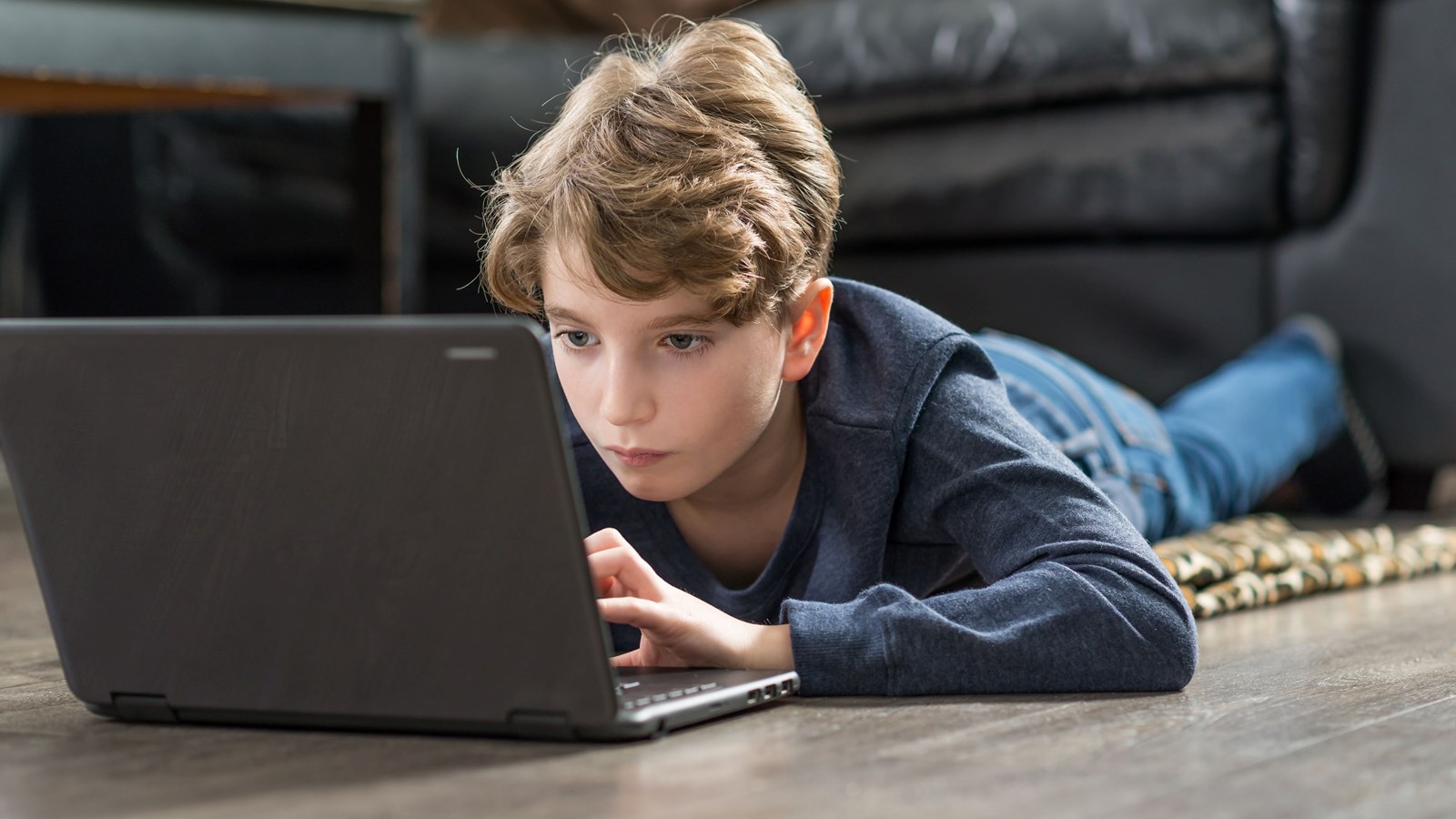 Internet%20safety%20-%20iStock.jpg