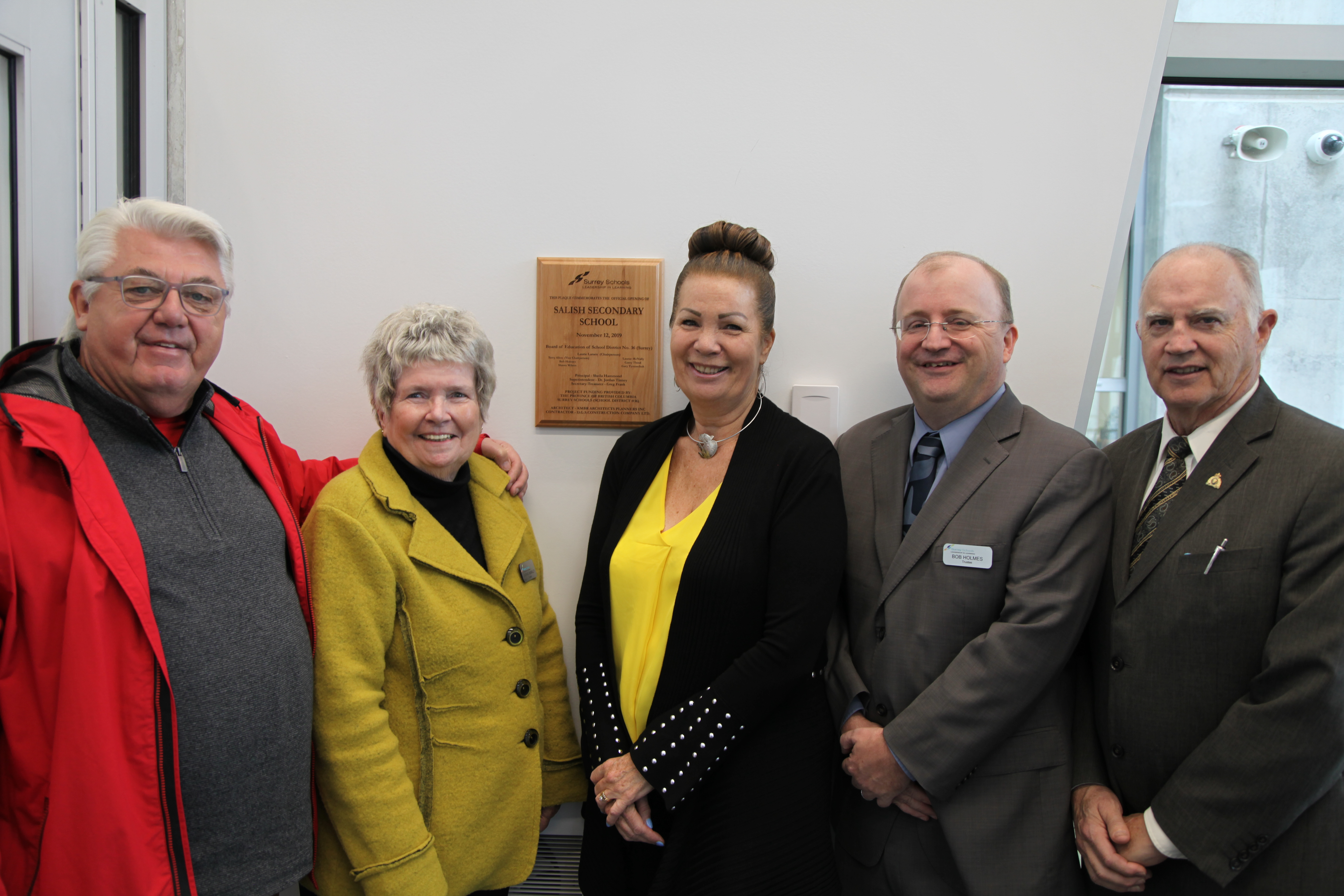 Trustees with plaque.JPG